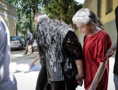 Σήμερα η απολογία της μητροκτόνου της Πετρούπολης και της μητέρας της